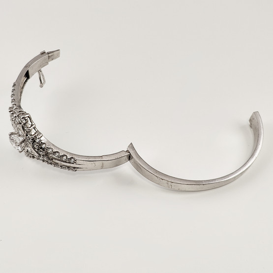 Upea ja säihkyvä RANNEKORU kirkkailla kivillä | 925 Hopeaa