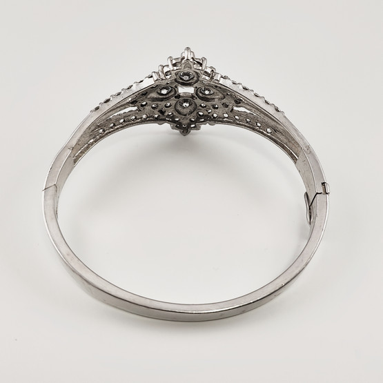 Upea ja säihkyvä RANNEKORU kirkkailla kivillä | 925 Hopeaa