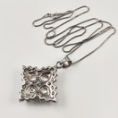 Upea ja säihkyvä RIIPUS kirkkailla kivillä | Kaulakoru | 925 Hopeaa