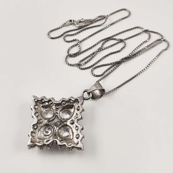 Upea ja säihkyvä RIIPUS kirkkailla kivillä | Kaulakoru | 925 Hopeaa