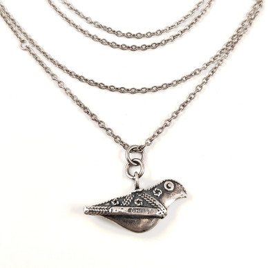 Kalevala Koru | (pieni) HATTULAN LINTU -Riipus | Kaulakoru | Hopeaa 