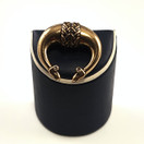 KK | Kalevala Koru | Hirvenpää -solki | Rintakoru | Pronssia