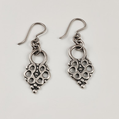 KK, Kalevala koru | Lapin-korvakorut  | Hopeaa