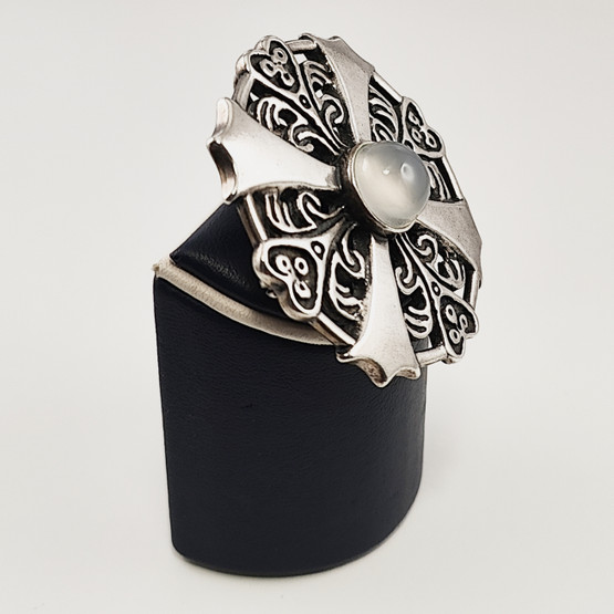 Kalevala Koru | Kuukiven koru | Riipus / Solki | Hopeaa 