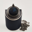 Kalevala Koru | Riipus -1643 | KAULAKORU |  Spektroliitti  | Hopeaa