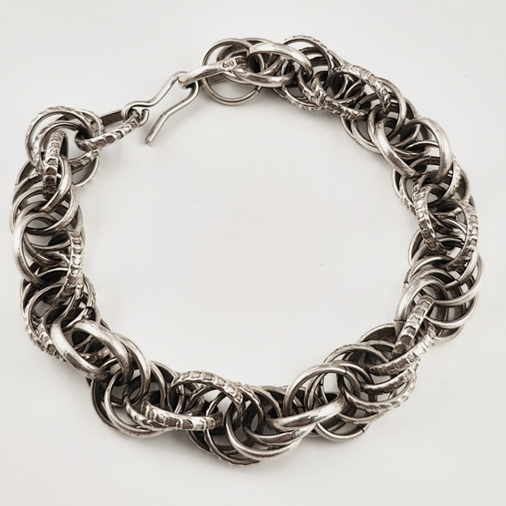 Kalevala Koru | Setukaisten kääty -Rannekoru | Hopeaa -74