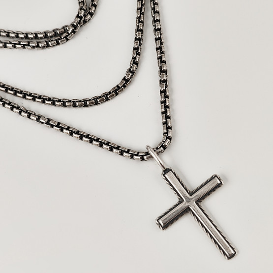 Kalevala Jewelry |  VÄINÖ -ristiriipus | Kaulakoru |  Hopeaa 