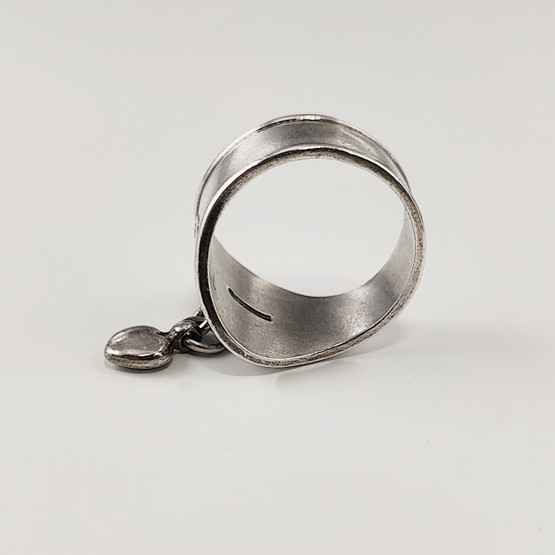 Kalevala koru |  Sydän -Sormus | heiluvalla sydämellä | 18mm | Hopeaa  