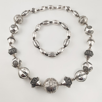 Kalevala koru | Halikon käätykorut | juhlakääty | kaulakoru & rannekoru | Hopeaa -87