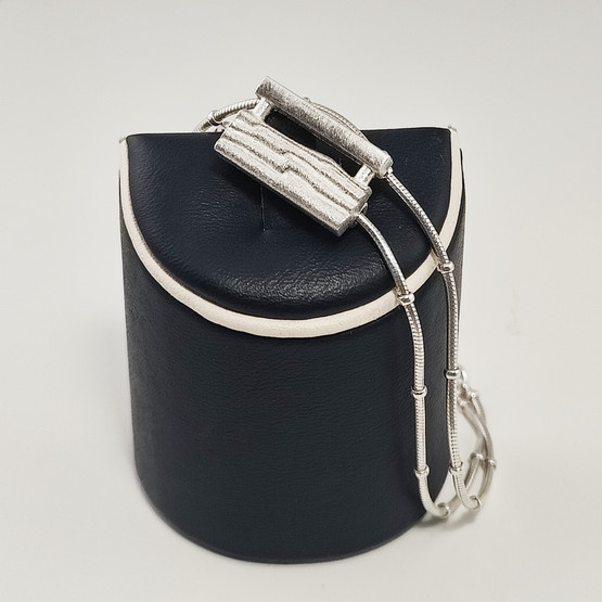 Kalevala koru | rannekoru | Ranneketju | Hopeaa