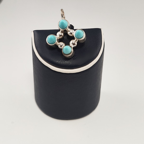 Kupittaan Kulta oy | Elis Kauppi | Turkoosi-kivet |  Riipus | Hopeaa