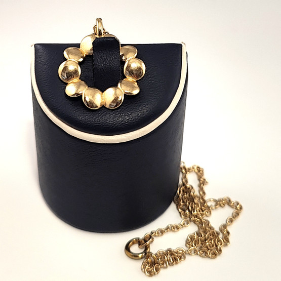 Kalevala Koru | KOTIPESÄ Riipus | Kaulakoru | Pronssia