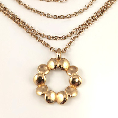 Kalevala Koru | KOTIPESÄ Riipus | Kaulakoru | Pronssia