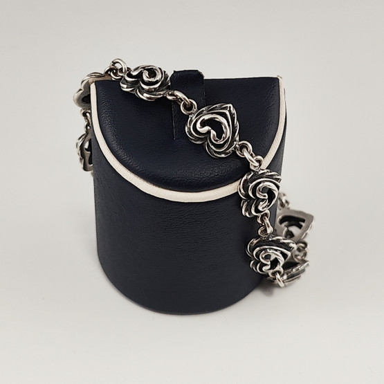 KK | Kalevala Koru | Talon sydän käätykoru | Rannekoru | Hopeaa