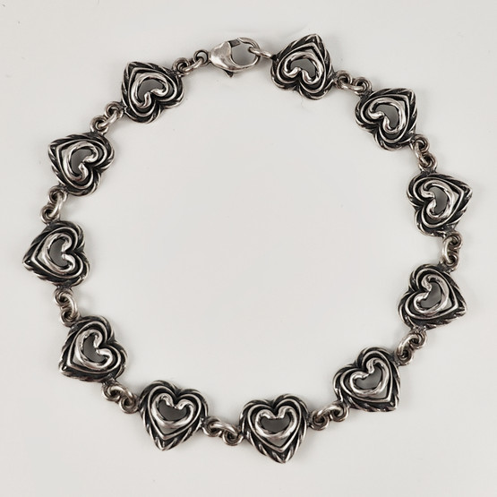 KK | Kalevala Koru | Talon sydän käätykoru | Rannekoru | Hopeaa