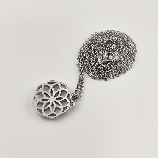 Finnfeelings / Kultakeskus oy |  Desing SAMI Laatikainen | LEIMU riipus | Kaulakoru | Hopeaa