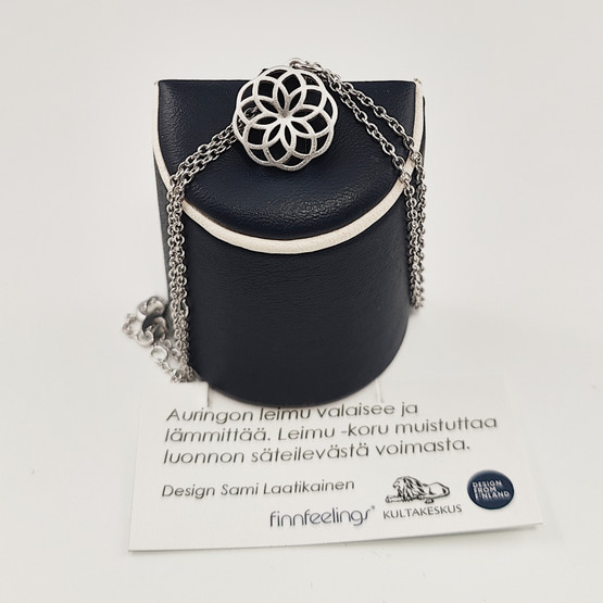 Finnfeelings / Kultakeskus oy |  Desing SAMI Laatikainen | LEIMU riipus | Kaulakoru | Hopeaa