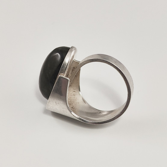 Kupittaan Kulta oy |  Elis Kauppi |  Sormus | Spektroliitti | Hopeaa -75