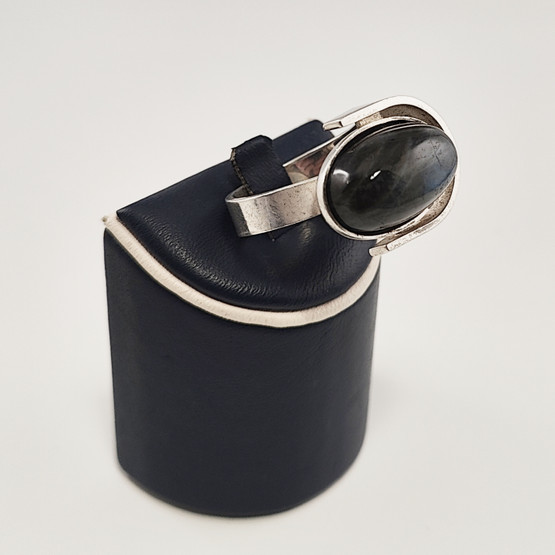 Kupittaan Kulta oy |  Elis Kauppi |  Sormus | Spektroliitti | Hopeaa -75