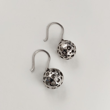 Kultakeskus oy | Liisa Vitali | 'ladybug' earrings | Sterling