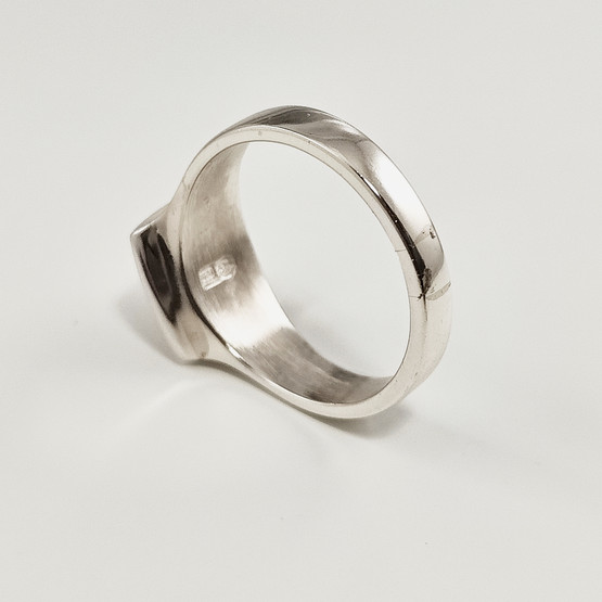 Saurum oy, Kuopio | KALPA  |  Jääkiekko Sormus | Kantasormus | 22mm | Hopeaa 