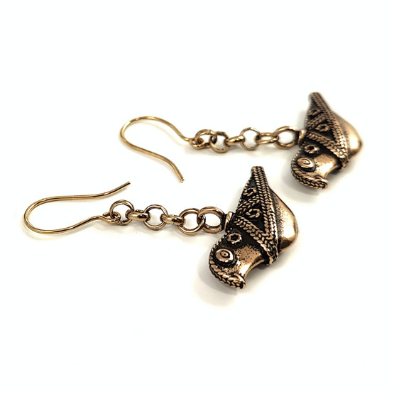 Kalevala Koru | Hattulan lintu korvakorut | roikkuvat korvikset koukuilla | Pronssia