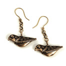 Kalevala Koru | Hattulan lintu korvakorut | roikkuvat korvikset koukuilla | Pronssia