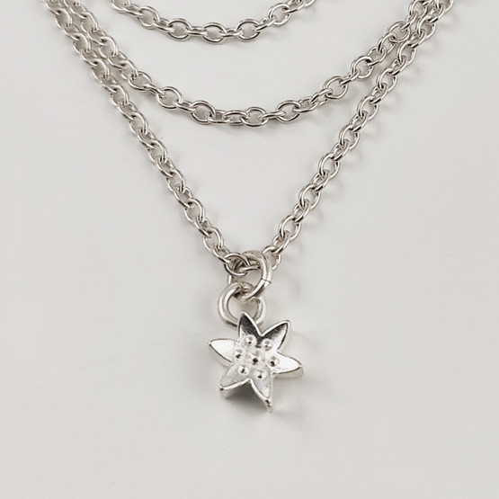 Kalevala Koru | METSÄTÄHTI riipus | Kaulakoru | Hopeaa