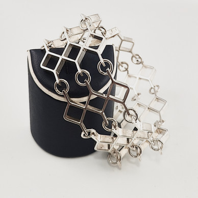 Kultateollisuus oy | Jorma Laine | 3-rivinen RUUTU rannekoru | Hopeaa -65