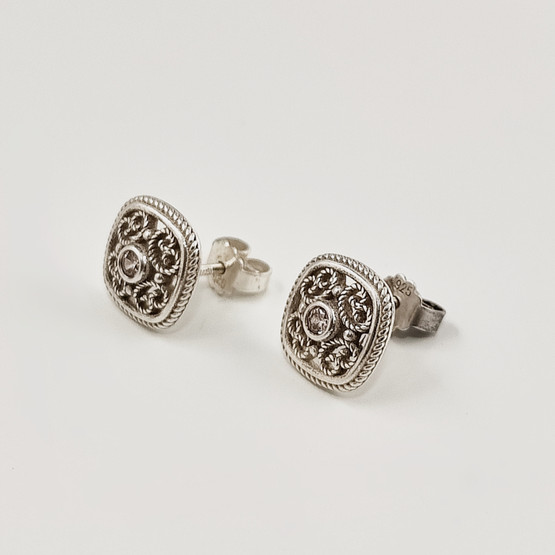 KK | Kalevala Koru | Roosanauha Filigraani KORVAKORUT |  | Hopeaa 