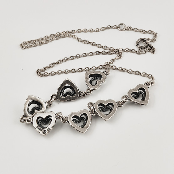 Kalevala Koru | Talon sydän -kääty | Kaulakoru | Hopeaa