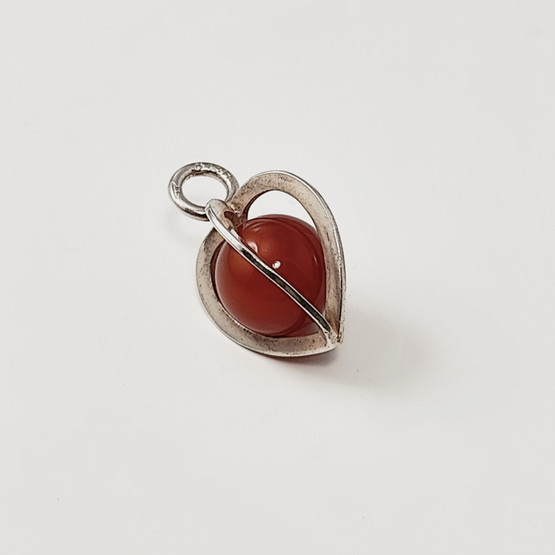 Kupittaan Kulta | Elis Kauppi | Sydänriipus | Karneoli | Hopeaa