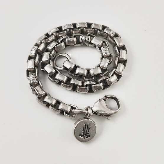 Kalevala koru | VÄINÖ Rannekoru | Hopeaa