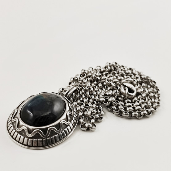 Kalevala koru | RIIPUS -1639 | Spektroliitti | Kaulakoru | Hopeaa