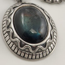 Kalevala koru | RIIPUS -1639 | Spektroliitti | Kaulakoru | Hopeaa