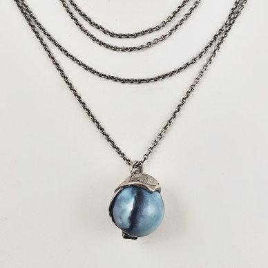 Kalevala Koru | (iso) TINTTI -riipus |  | kaulakoru | Hopeaa-93