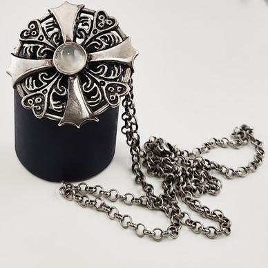 Kalevala Koru | Kuukiven koru | Riipus / Solki | Kaulakoru | Hopeaa -96