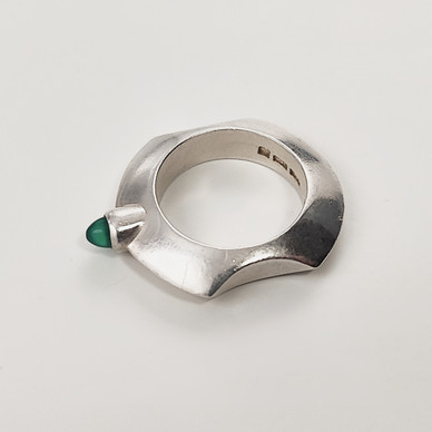 Kauniskoru | SORMUS | Vihreä Kalsedoni | Hopeaa -92