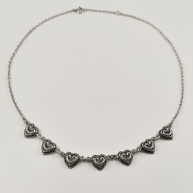 Kalevala Koru | Talon sydän -kääty | Kaulakoru | Hopeaa