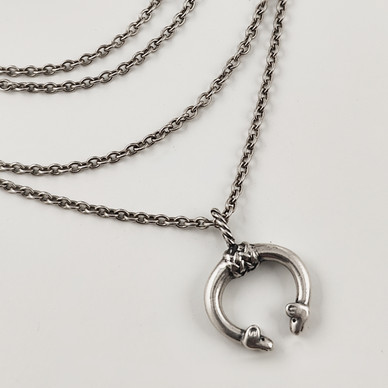 Kalevala Koru | Hirvenpää -Riipus | Kaulakoru | Hopeaa