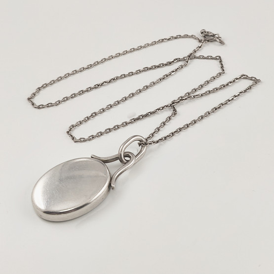 Kupittaan kulta oy | Elis Kauppi | Spektroliitti riipus | kaulakoru | Hopeaa -88