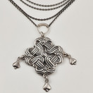 Kalevala Koru |  NAUHASOLMU-Riipus |  kaulakoru | Hopeaa -71