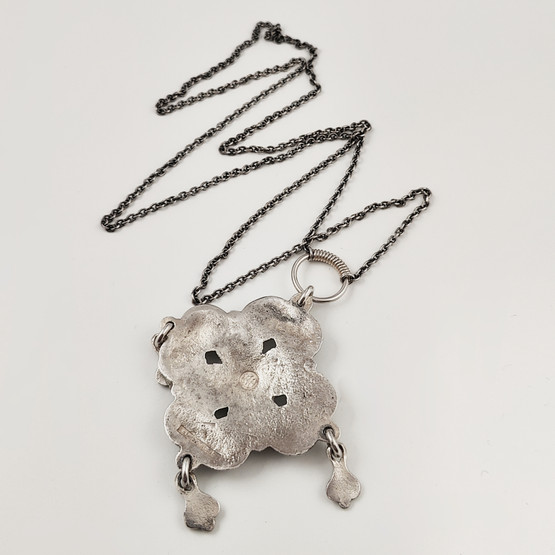 Kalevala Koru |  NAUHASOLMU-Riipus |  kaulakoru | Hopeaa -71