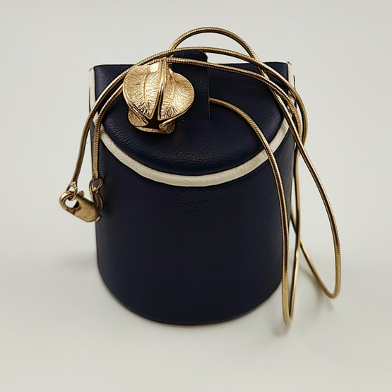 Kalevala Koru | Lumikukka -Riipus | kaulakoru | Pronssia