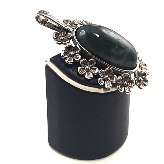 Turun hopea oy | Jorma Laine | (iso)  Lemmikki riipus | Sammalakaatti | Hopeaa -76