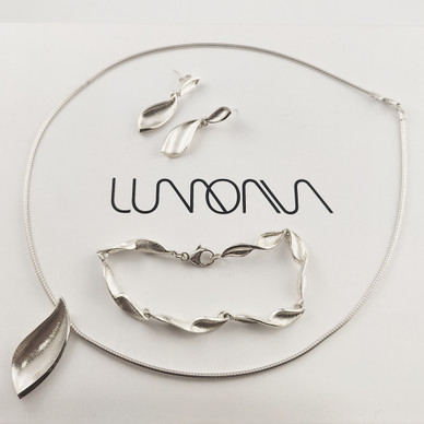 Lumoava Koru  |  VALKEA -korusetti | Hopeaa