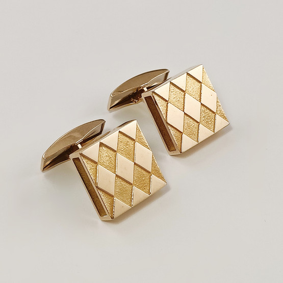 Kalevala jewelry | Design by KIRSTI DOUKAS | cufflinks | 585 gold -08