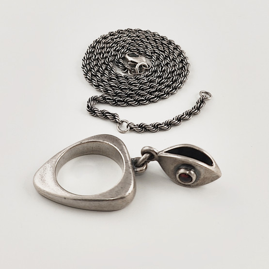 Kalevala koru |  HANNA koru | SORMUS /  RIIPUS | Kaulakoru | Hopeaa  