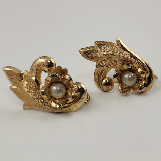 Finnish vintage FLOWER Earrings | Screw locks | Gold-plated Sterling