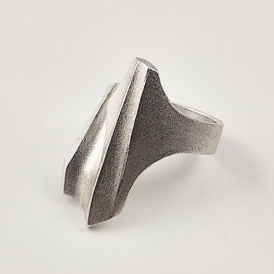 ART by KALEVALA  | Björn Weckström | SUKKULA Sormus | 16.75mm | 925 Hopeaa 